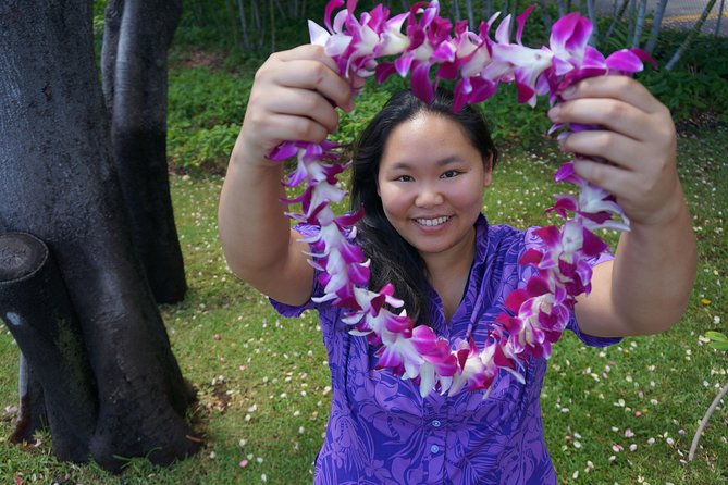 Traditional Airport Lei Greeting on Honolulu Oahu - Just The Basics