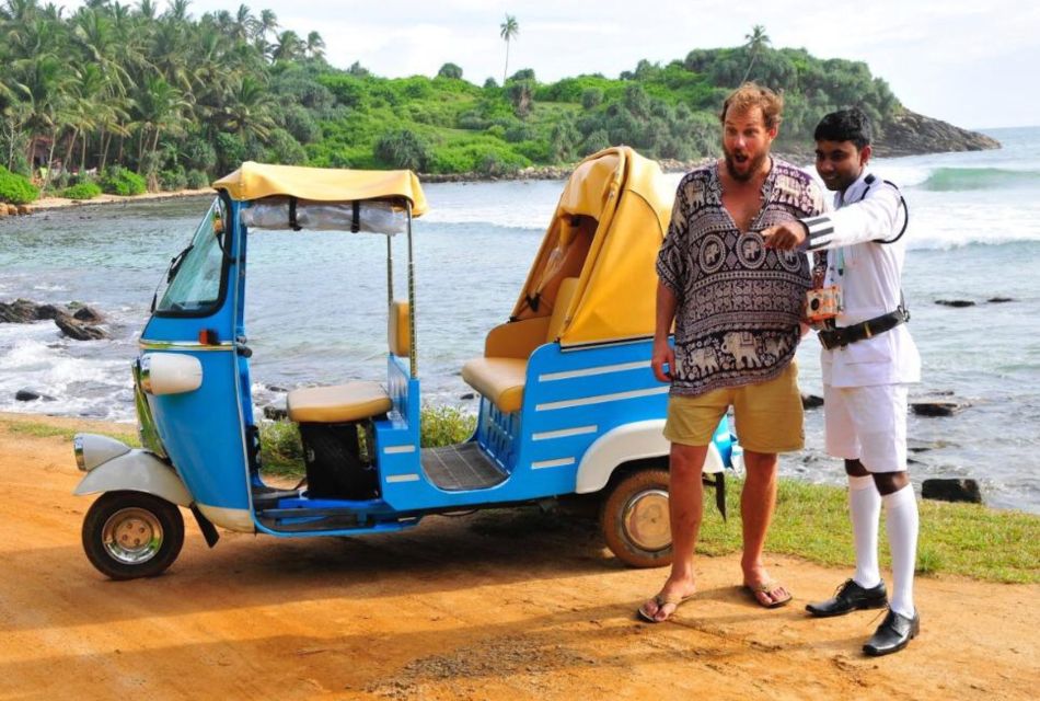 Tuktuk Tour of Colombo With Lunch/Dinner at Lotus Tower - Key Points