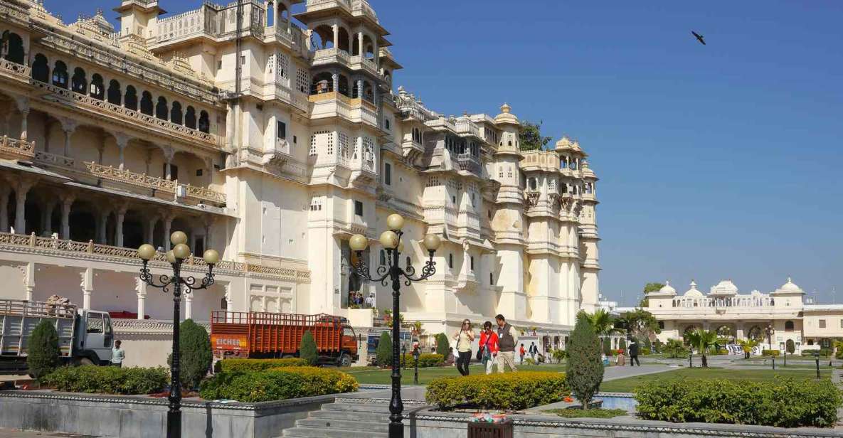 Udaipur: City Palace of Udaipur Tour With Guide - Key Points