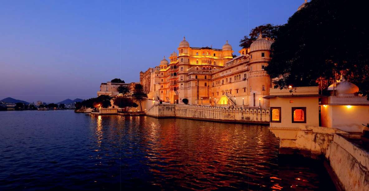 Udaipur: Palace of Udaipur & Jagdish Temple Walking Tour - Key Points