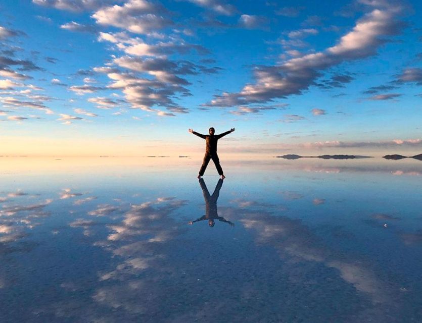 Uyuni: Night of Stars. Sunrise in the Uyuni Salt Flats - Key Points