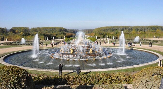 Versailles Palace, Gardens, Trianon & Grand Canal Park Multiple Option Tour - Key Points