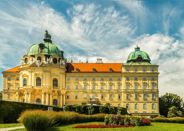 Vienna 30 Minutes Helicopter Tour for 4 - Key Points