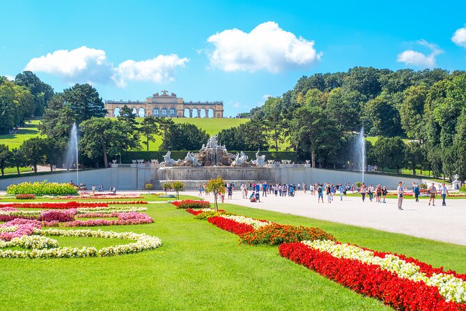 Vienna Family Tour to Schonbrunn Palace & Zoo With Transport - Key Points