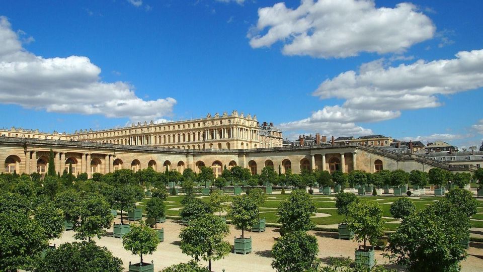 Ville De Versailles: Palace Surroundings App Audio Tour (En) - Key Points