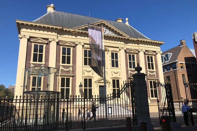 Visit the Girl With the Pearl Earing, the Hague & Delft City - Private Day Tour - Key Points