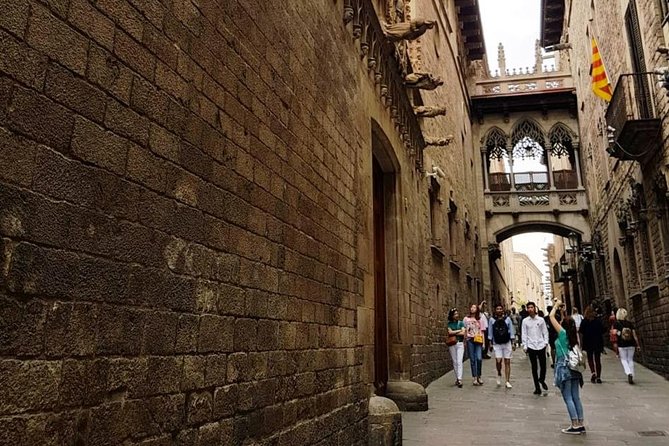 Walking Tour of the Gothic Quarter of Barcelona Cathedral - Key Points