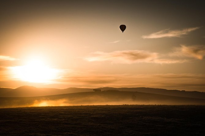 Yarra Valley Sunrise Balloon Flight & Champagne Breakfast - Just The Basics