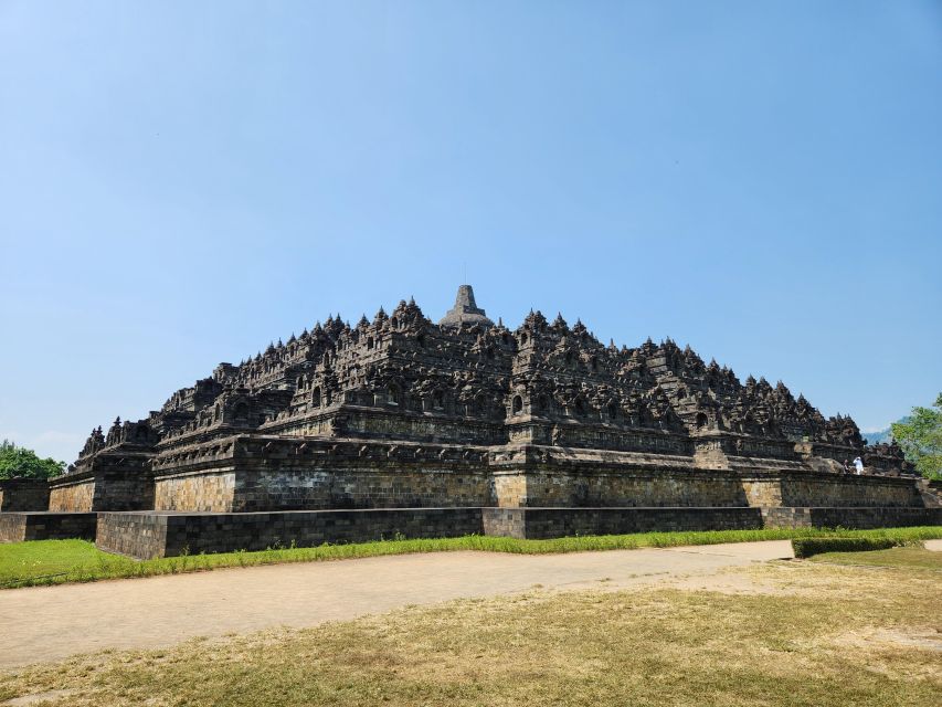 Yogyakarta: Borobudur Climb,Bromo & Ijen 4-day Private Tour - Key Points