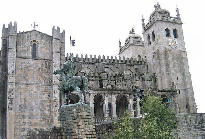 1.5-Hour Private Electric Tuk Tuk Sightseeing Tour Historic Porto - Key Points