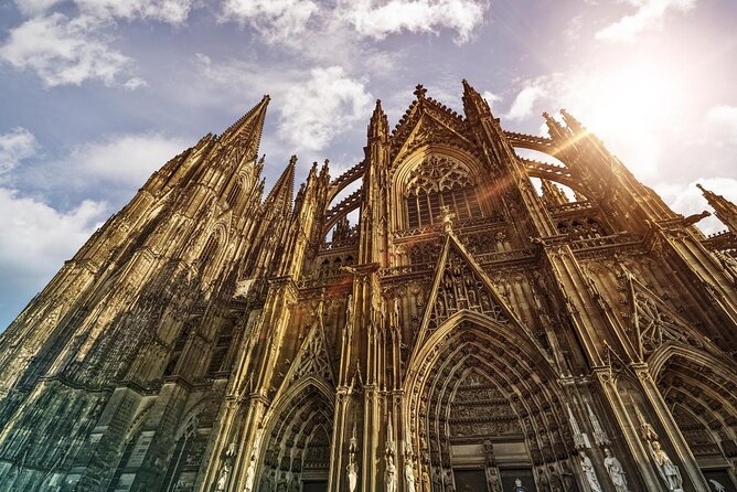1 Hour Limousine Sightseeing Ride in Cologne - Key Points