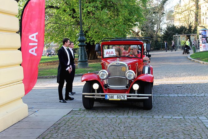 1,5 Hour Oldtimer Convertible Prague Sightseeing Tour - Key Points