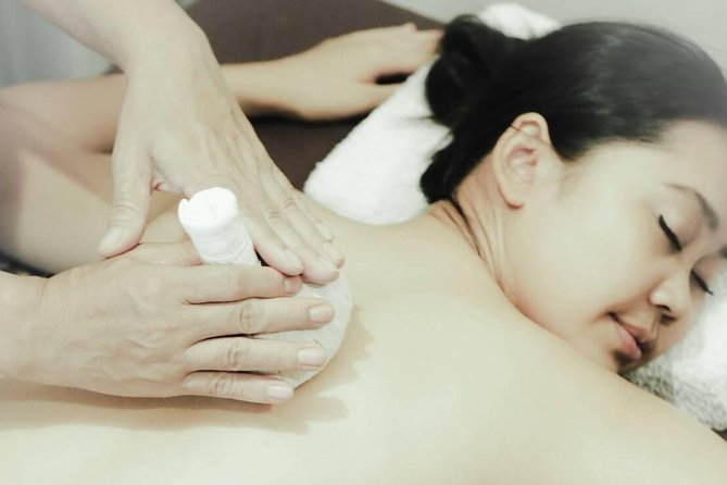 1.5 Hours Traditional Thai Massage With Herbal Compress – Free Transportation