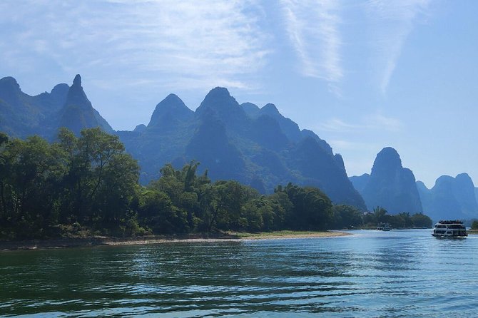 1-Day Relaxing Li River Cruise Private Tour With the English Speaking Driver