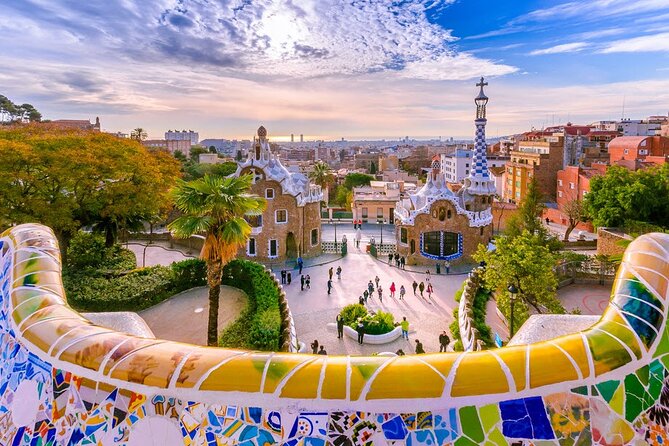 1-Hour Park Guell Gaudis Wonder Guided Tour Max 6 People Group
