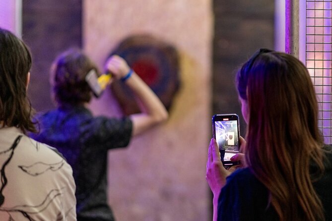 1 Hour Private  Axe Throwing Experience in Eastbourne