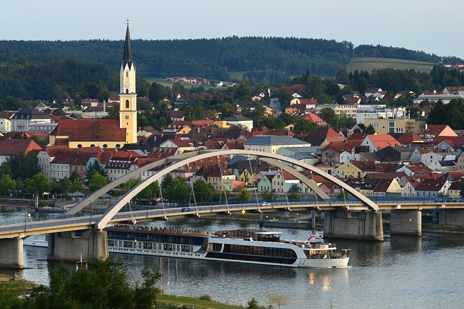 1-Way Prague to Vilshofen Private Transfer – Mercedes Benz – up to 7 Passengers