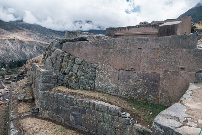 2-Day Sacred Valley & Machu Picchu Guided Tour From Cusco