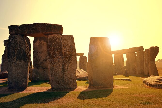 2-Day Windsor, Stonehenge, Bath & Oxford Tour Including Admission