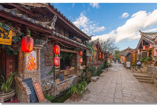 1 2 days private lijiang tour with the old towns villages snow mountain and show 2-Days Private Lijiang Tour With the Old Towns, Villages, Snow Mountain and Show