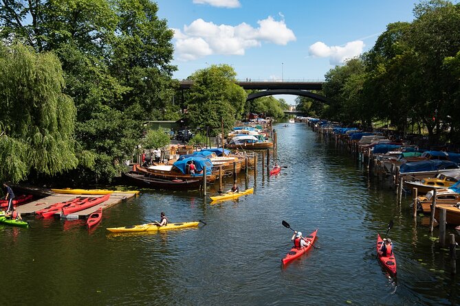 2 Hour Guided Kayak Trip in Central Stockholm