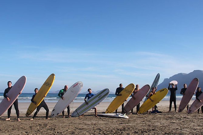 1 2 hour surfing experience for beginners in famara 2-Hour Surfing Experience for Beginners in Famara