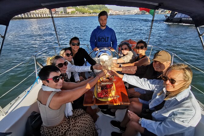 2-Hour Wine and Cheese Tasting on a Sailboat on the Douro River