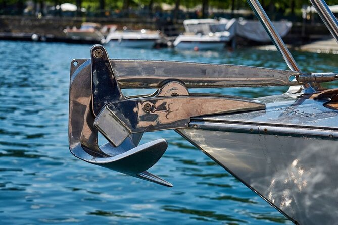2H Private Tour With Classic Wooden Boat on Lake Como