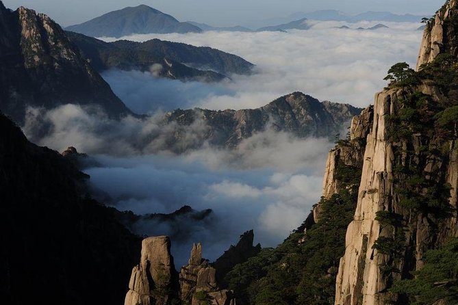 3-Day Private Tour to Huangshan(Yellow Mountain) and Hong Village From Shanghai