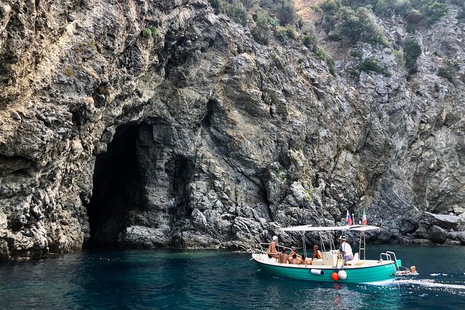 3 Hour Boat Tour of Scilla and Bagnara Caves