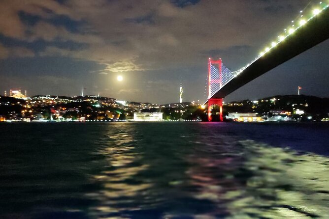 3 Hour Ottoman Dinner Cruise in Istanbul