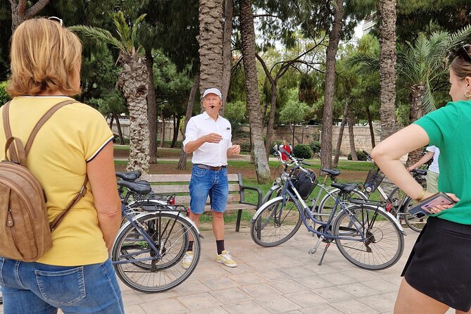 3 Hours Valencia City Bike Tour With a Tasty Surprise