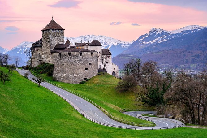 4-Country Private Tour From Zurich: Austria, Liechtenstein, Germany, Switzerland