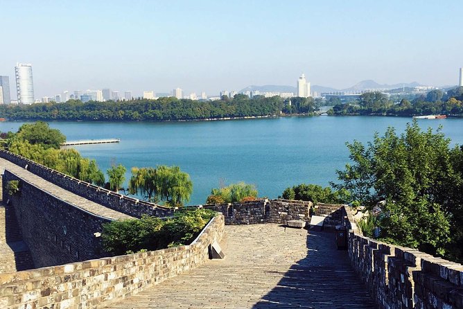 4-Hour Nanjing Private Tour: Xiaoling Tomb, Ming City Wall and Memorial Hall