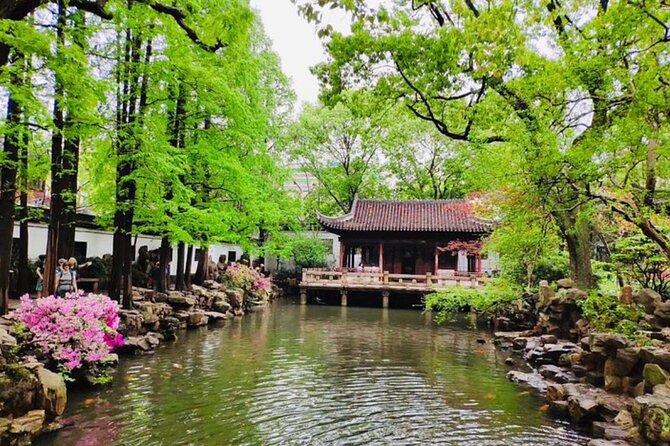 4-Hour Shanghai Highlight Tour: Yu Garden and Jade Buddha Temple