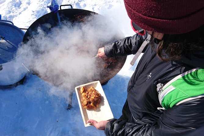 4-Hour Snowshoeing With Outdoor Lunch in Åre, Sweden