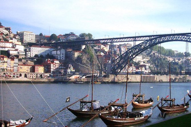 6-Day North Portugal Tour: Porto, Braga, Fátima, Coimbra, Guimaraes, Aveiro and Batalha, From Lisbon