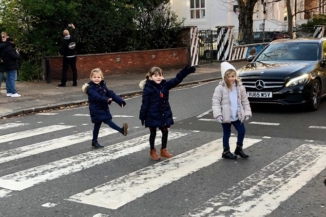 A Beatles London Taxi Tour and Sightseeing Experience