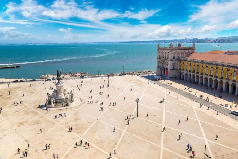 A Morning Exploration: A 1.5-Hour Private Tour of Lisbon