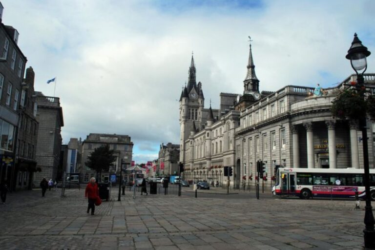 Aberdeen: Union Street App-Based Self-Guided Audio Tour