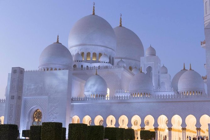Abu Dhabi City & Sheikh Zayed Mosque Tour