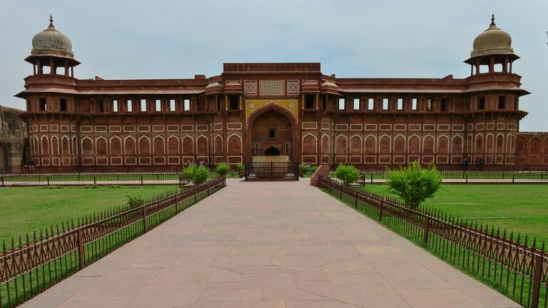 Agra: Full Day Agra Taj Mahal and Agra Fort Guided Tour