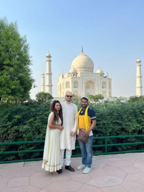 Agra: Skip The Line Taj Mahal and Agra Fort Private Tour