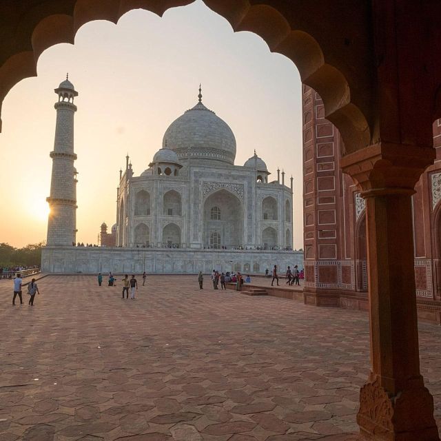 Agra: Taj Mahal & Agra City Tour by Tuk Tuk (Battery Auto)