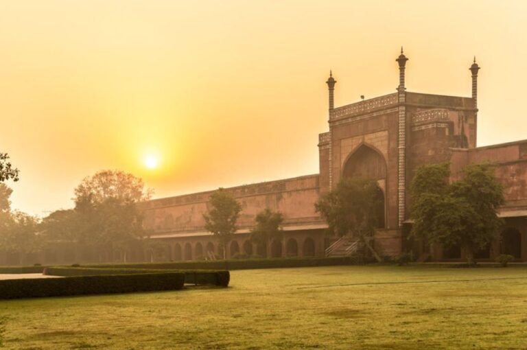 Agra: Taj Mahal and Mausoleum Tour With Skip-The-Line Entry
