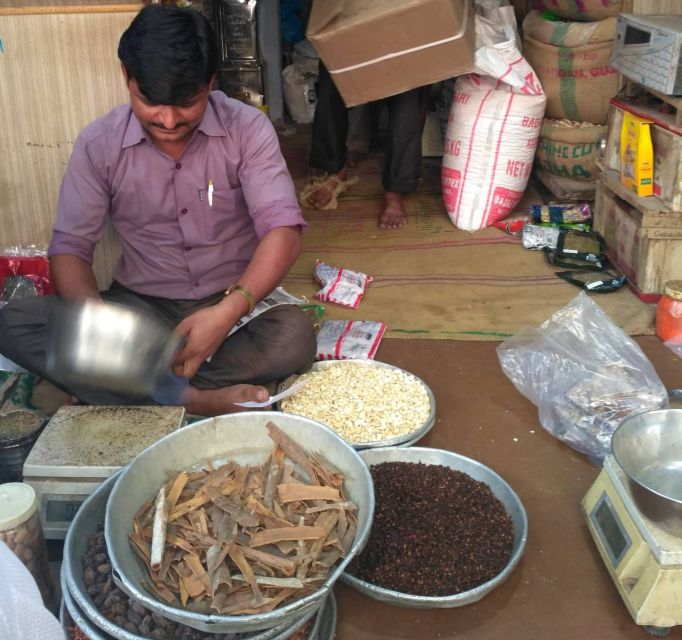 Agra Walking Tour With Indian Snacks