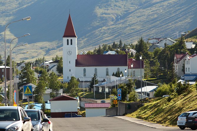 Akureyri to Siglufjodur via Northern Landscapes: Private Tour