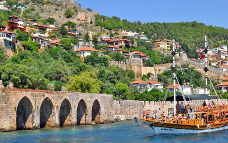 Alanya Relax Coastal Boat Trip With Lunch & Swimming