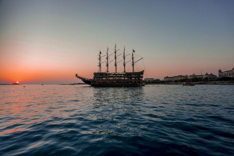 Alanya: Sunset Cruise and Party Boat