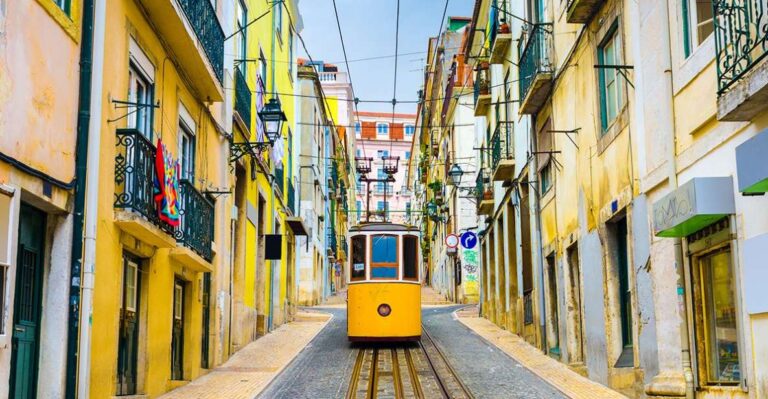 Alfama: Historic Highlights Self-Guided Audio Tour